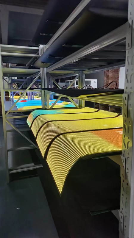 Wnętrze wodoodporne, transparentne LED, wielobarwny transparentny ekran filmowy.