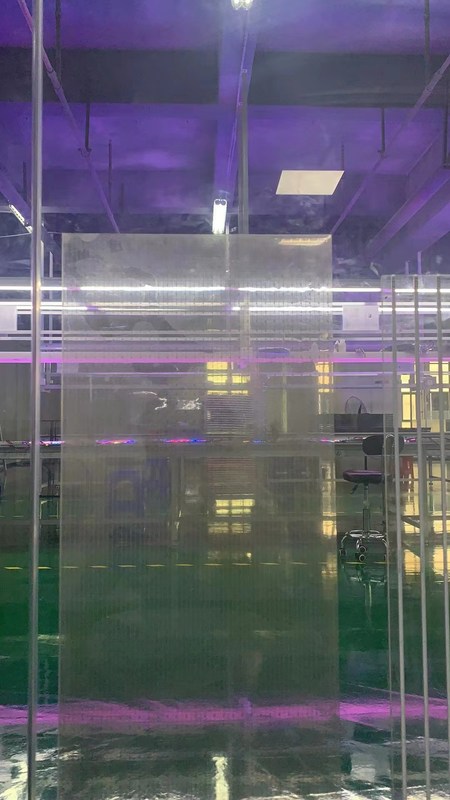 Wnętrze wodoodporne, transparentne LED, wielobarwny transparentny ekran filmowy.