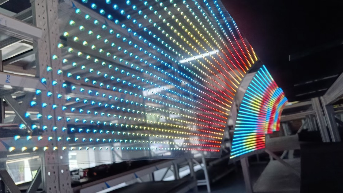 Wnętrze wodoodporne, transparentne LED, wielobarwny transparentny ekran filmowy.